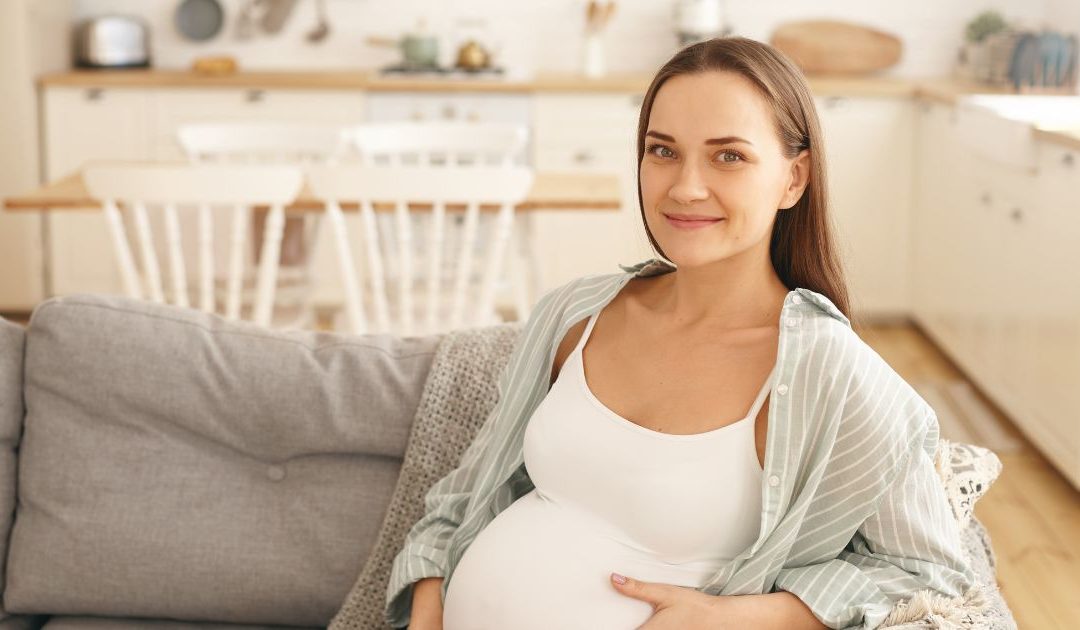 Estagiária grávida: existe licença maternidade no estágio?